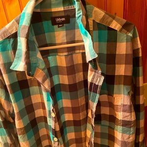 Men’s long sleeve button up